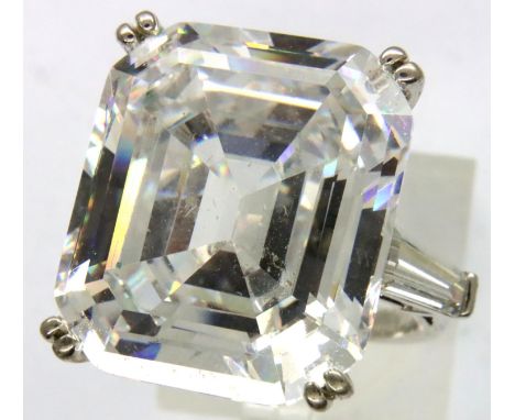 Contemporary replica of the Elizabeth Taylor ring, set with three clear stones, size O, boxed. P&amp;P Group 1 (£14+VAT for t