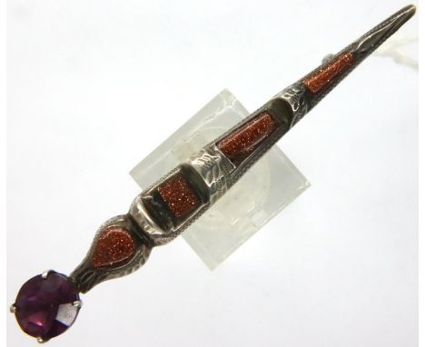 Vintage sterling silver dirk/kilt pin brooch with amethyst and agate glass cabochons, L: 65 mm.  P&amp;P Group 1 (£14+VAT for