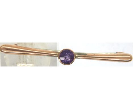 9ct gold amethyst set bar brooch, L: 40 mm, 1.8g. P&amp;P Group 1 (£14+VAT for the first lot and £1+VAT for subsequent lots) 