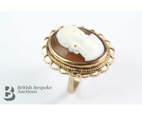 A 9ct yellow gold shell cameo ring, size O, approx 6.9 gms.