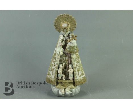 Lladro Figurine - Madonna Angel, nr 1077, issue year 1982, sculpted by Francisco Catala, approx 40 x 18 cms factory marks to 