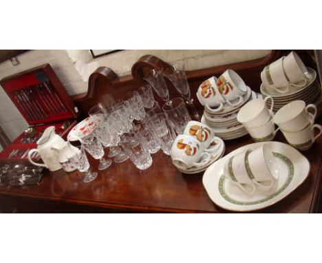 A quantity of Royal Doulton 'Rondelay' teaware, a quantity of Royal Worcester 'Evesham', a quantity of glassware, cutlery and