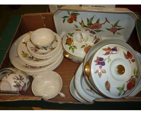 Royal Worcester Evesham vegetable dishes, floral tea set, Windsor ware part dinner set