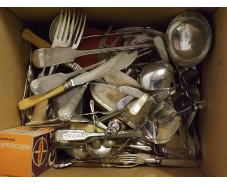 Mixed Lot: silver plated wares to include sugar nips, condiment sets, ladle, basting spoons, plates etc (qty) 