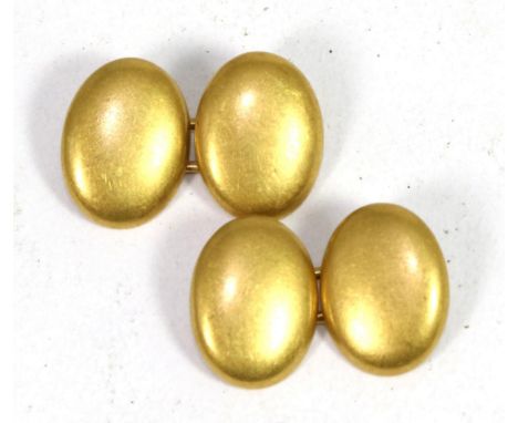 A pair of plain double oval cufflinks, bar linkedGood condition, not engraved, 6.2g