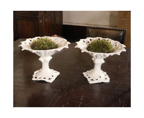 Pair of ceramic centrepieces Nove, Bassano 20th centurypolished in white, defects24x34 cm.