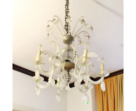 Chandelier in Murano glass with six lights Murano, 20th centurymoved line arms with vegetal and lily motifs, defects and a mi