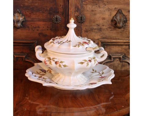 Ceramic soup tureen with présentoire Nove, Bassano - 20th centurydecorated in polychrome with plant and floral motifs, comple