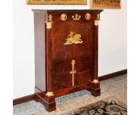 Empire-style secretaire in mahogany and mahogany feather France, 19th centuryFront with a drawer, two doors and flap conceali