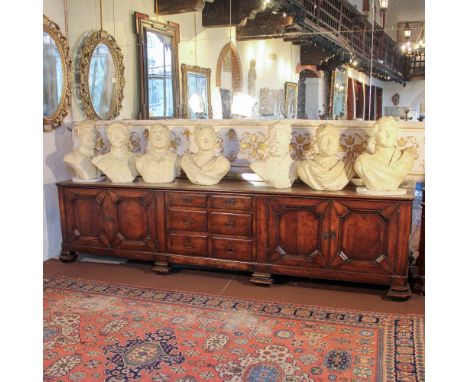 Walnut sideboard Italy, 20th centuryrectangular top with four doors and six drawers underneath, slight defects90x366x65 cm.