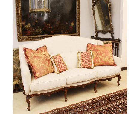 Wood and fabric sofa Italy, 20th centuryshaped line structure, lower part carved with vegetal and floral volutes motifs114x19