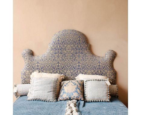 Bed headboard Italy, 20th centuryentirely padded and covered in fabric100x170 cm.