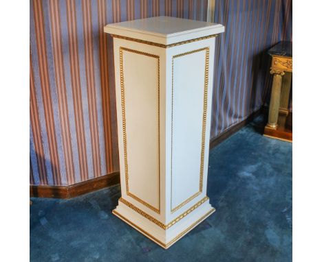 Lacquered and golden wood column Italy, 20th centurysquare body decorated with pods and palmettes in gilded wood, slight defe