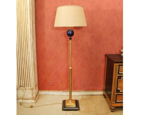 Floor lamp in gilded bronze and marble Italy, 20th centurystructure decorated with Empire-style motifsh. 180 cm.
