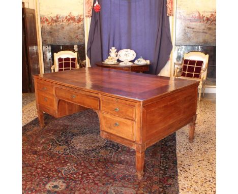 Walnut centerpiece bureau desk Italy, XVIII-XIX sec.Rectangular top with shelves, drawers and doors on both sides87x208x125 c