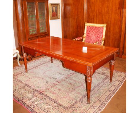 Cherrywood bureau desk Italy, 20th centuryrectangular top with two 60 cm. each extractable side flaps, with two tablettes and