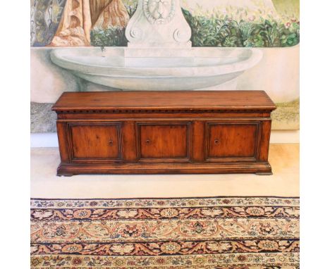 Walnut-stained wood bench Italy, 20th centuryrectangular top, three doors below with opening to be reviewed50x140x35 cm.