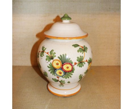White ceramic potiche Italy, 20th centurypolychrome decorations with floral patternsh. 25 cm.
