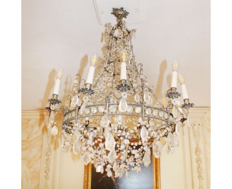 Fifteen lights chandelier in bronze and glass Italy, 20th centuryshaped line structure decorated with pendants and glass elem