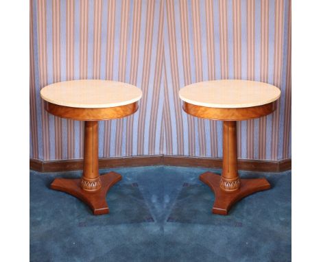 Pair of cherrywood gueridons Italy, 20th centurycircular tops in marble resting on turned supports with tripod terminal71x60 
