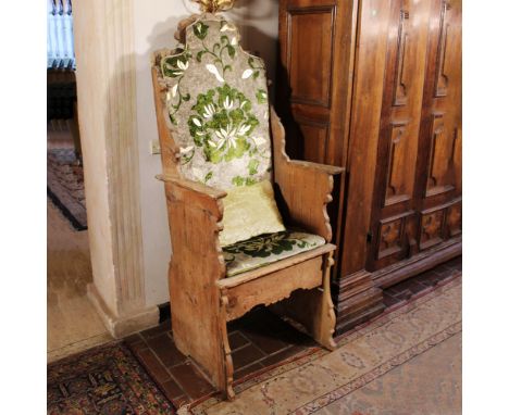 Wooden armchair Italy, 19th-20th centuryshaped structure, seat and backrest equipped with cushions160x74x50 cm.