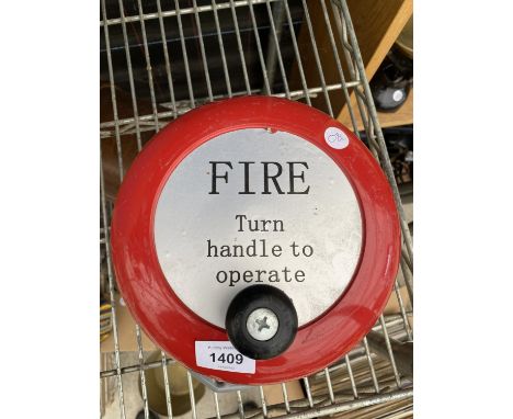 A VINTAGE METAL MANUAL FIRE ALARM 