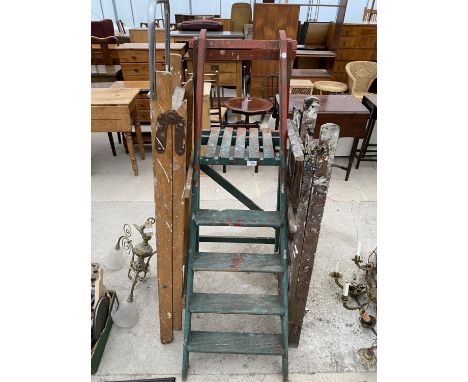 THREE VINTAGE WOODEN STEP LADDERS TO INCLUDE A FOUR RUNG AND TWO THREE RUNG 