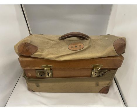 A VINTAGE AUX ETATS UNIS 229 RUE ST HONORE PARIS VANITY/APOTHECARY CASE MONGRAMED ON COVER, CASE AND SOME OF THE BOTTLE TOPS.