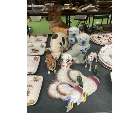 A QUANTITY OF CERAMIC ITEMS TO INCLUDE TO INCLUDE A LARGE CORGI DOG - EAR A/F, STAFFORDSHIRE STYLE DOGS, FLYING DUCKS, A MASK