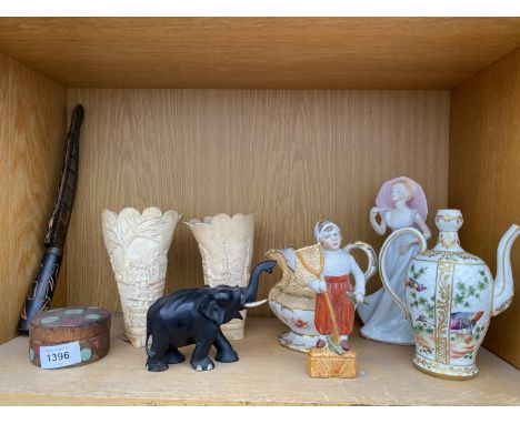 AN ASSORTMENT OF ITEMS TO INCLUDE A CERAMIC JUG, CERAMIC FIGURES AND A KNIFE ETC 