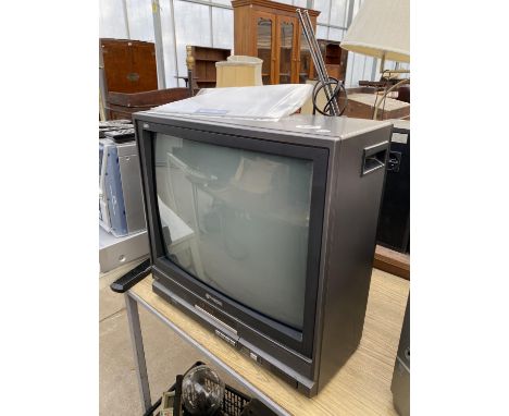 AN HITACHI CMT 2110 TELEVISION FOR RETRO GAMING 