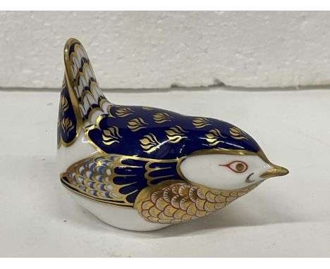 A VINTAGE ROYAL CROWN DERBY WREN PAPERWEIGHT (MISSING STOPPER) 