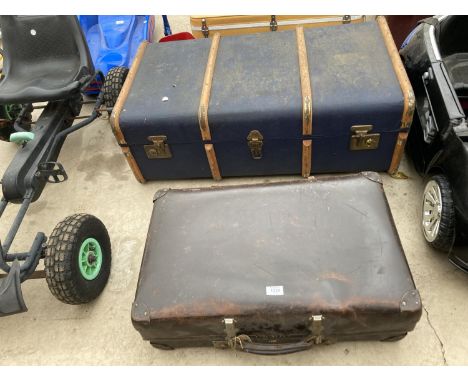 A VINTAGE TRAVEL TRUNK AND A VINTAGE TRAVEL CASE 