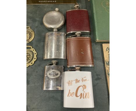 A QUANTITY OF VINTAGE AND MODERN HIP FLASKS SOME WITH INSCRIPTIONS 