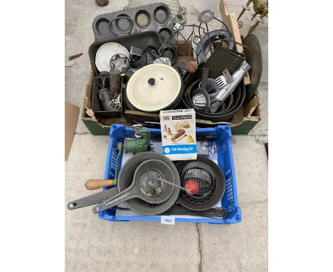 AN ASSORTMENT OF VINTAGE KITCHEN ITEMS TO INCLUDE BAKING TRAYS, A BEAN SLICER AND SEIVES ETC 