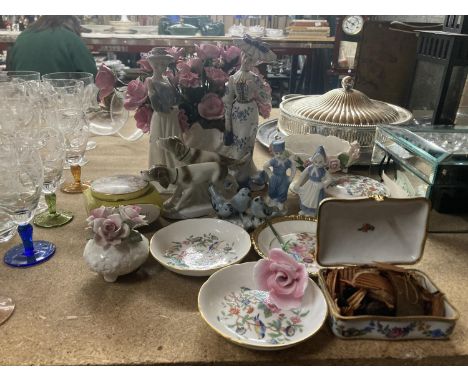 A QUANTITY OF CERAMIC AND CHINA ITEMS TO INCLUDE FIGURINES, ANIMALS, A FRECH TRINKET BPX, AYNSLEY PIN TRAYS AND TRINKET BOX, 