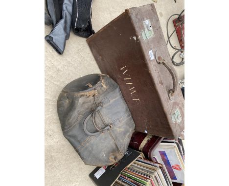 A VINTAGE LEATHER TRAVEL CASE AND A VINTAGE HOLDALL 