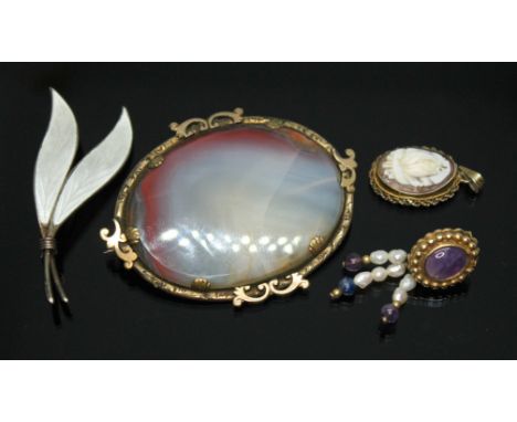 A mixed lot comprising a Norwegian sterling silver and enamel brooch by Ivar Holth, a 19th century yellow metal agat brooch, 