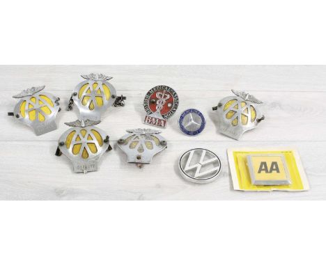 Collection of five vintage AA automobile badges, together with a ore modern AA car badge, Mercedes Benz badge, Volkswagen bad