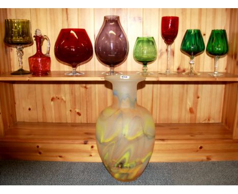 A large glass vase and a quantity of other glassware.