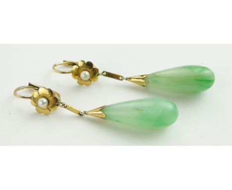Pair of jade pendant earrings,
unmarked gold and pearl settings.