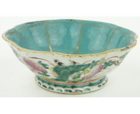 A Chinese porcelain lobed bowl
with seal, diameter 6.5".