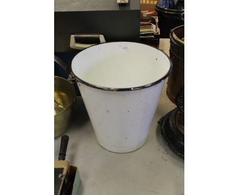 Enamel bucket
