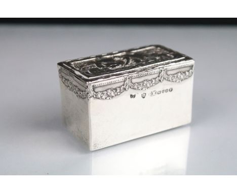 Early 20th Century German silver rectangular snuff box in the form of a tea chest by B Neresheimer. The box having a repousse