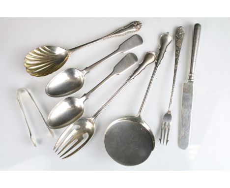 Collection of silver flat ware to include two fiddle pattern spoons (hallmarked London 1907), shell pattern spoon (London 190