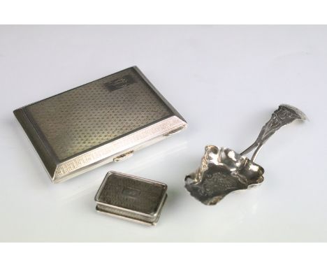 1920s Art Deco silver hallmarked cigarette case having an engine turned exterior with initial panel (hallmarked Chester 1927)