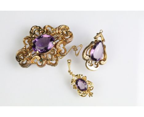 9ct gold and amethyst pendant set within a floral mount with pearl set to bale (Hallmarked London 1977), together with a gold