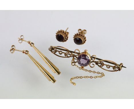 Group of jewellery to include a pair of 9ct gold drop earrings (marked 375 with crown mark), a pair of amethyst stud earrings
