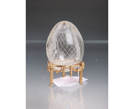 Fabergé-Glasei, klares Kristallglas m. versch. Schlifftechniken, auf der Schauseite einSchwan, Unterseite m. Ritzsignatur "Fa