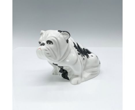 White seated bulldog with a silhouette of Great Britain-shaped patch on its back. Royal Doulton backstamp. Issued: 2012Dimens